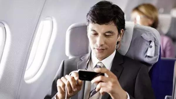 机票出票了名字错一个字怎么办,机票预订护照信息填错可以出票吗