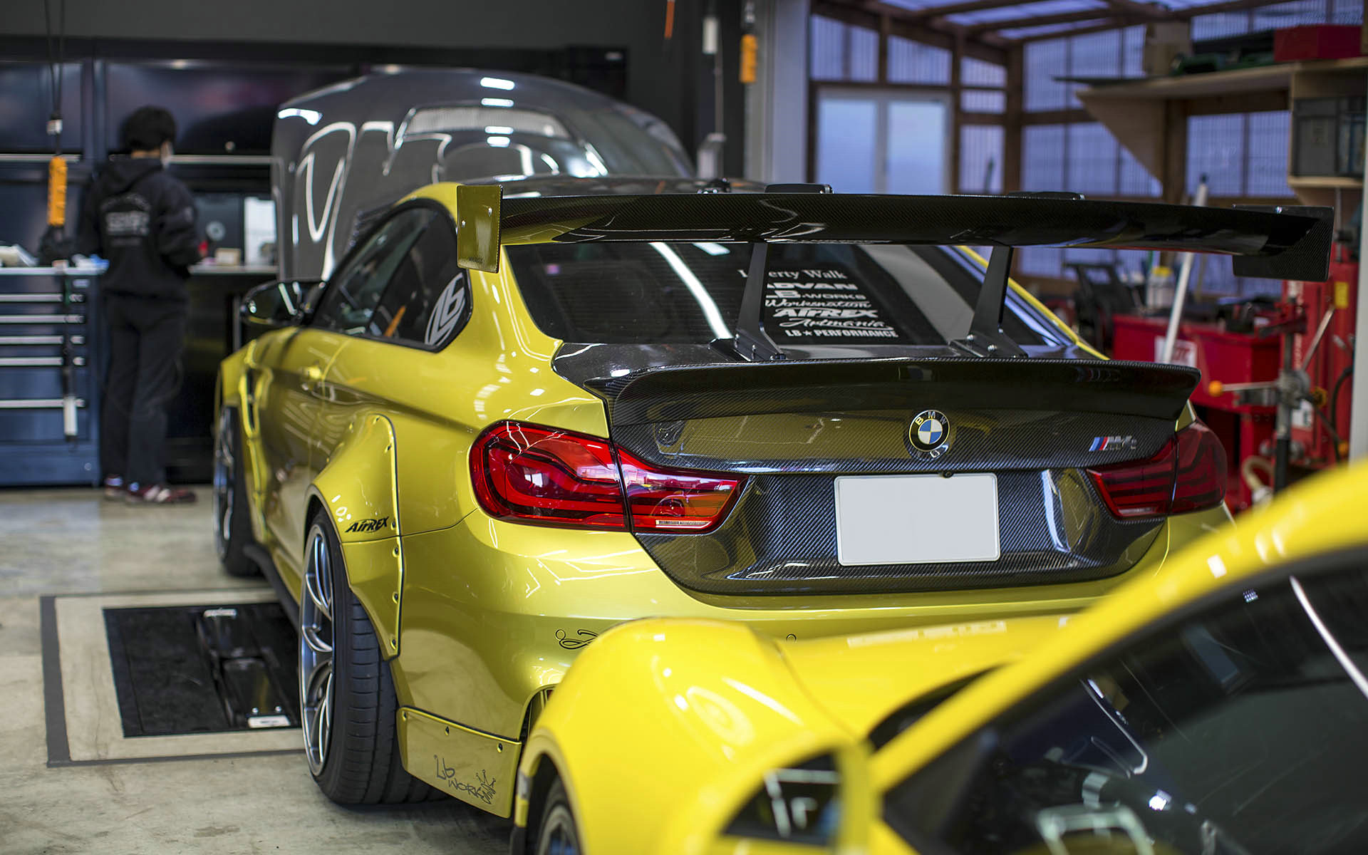 日本名店竟然也玩卡钳喷色？061带你探访五十年改装老店SunBeam