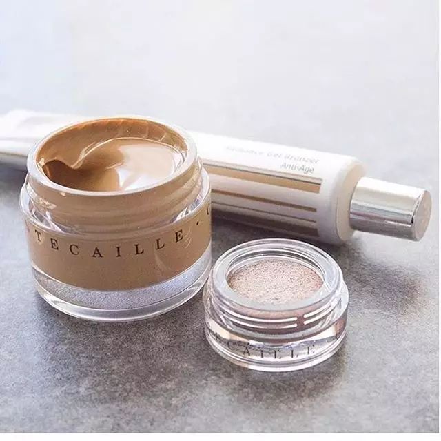 轻薄、舒适、不脱妆的粉底测评