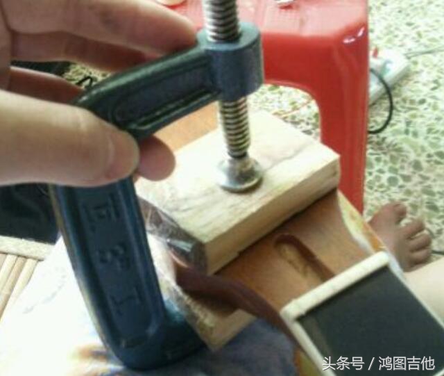 吉他琴头断裂修复教程,吉他琴头摔裂了可以修吗