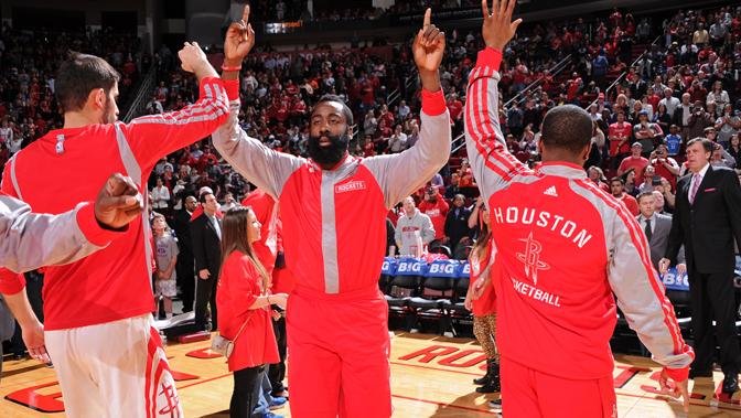 哈登受伤引蝴蝶效应，火箭加速引援，詹皇再夺MVP，勇士稳拿冠军