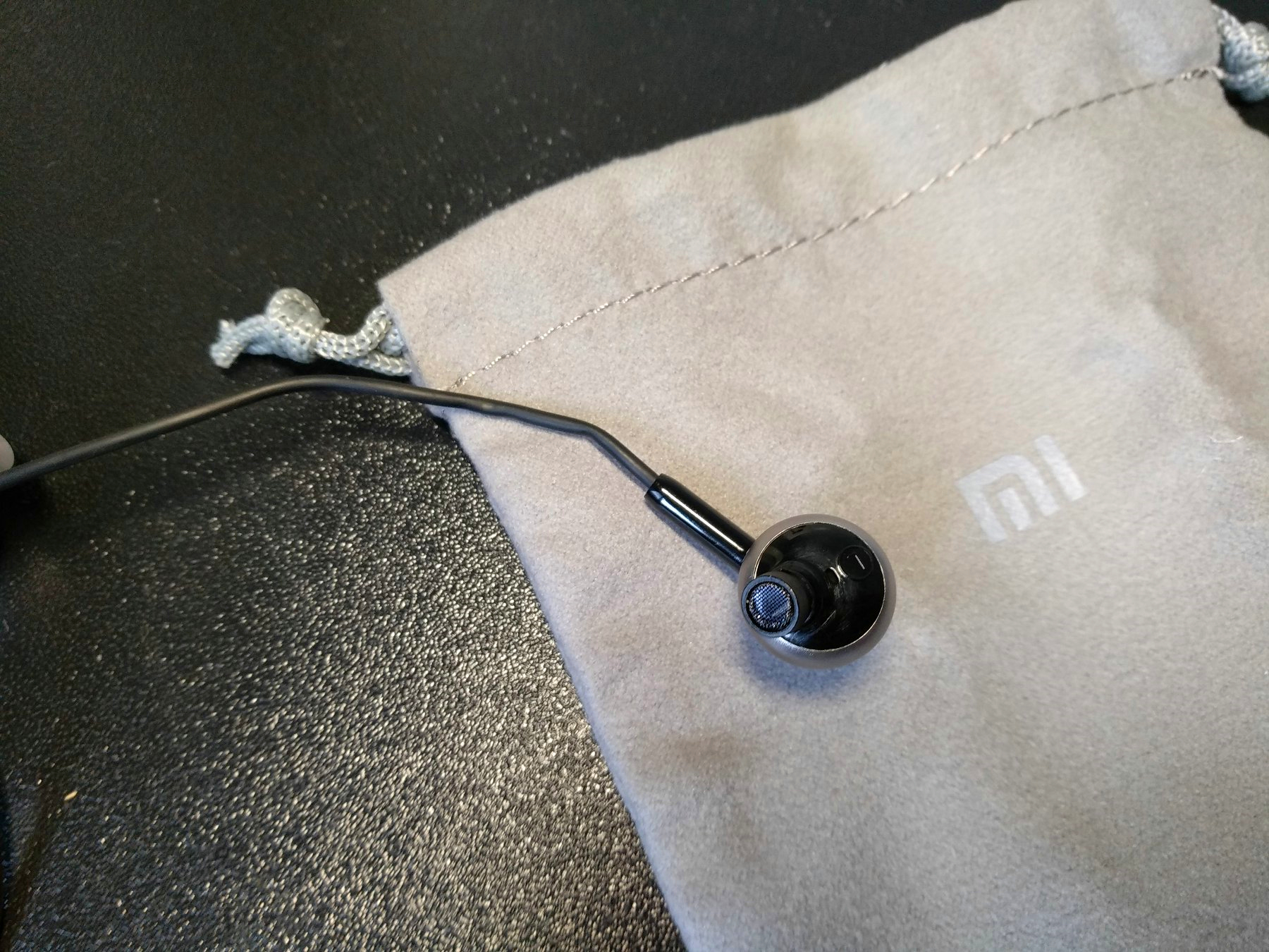 小米圈铁耳机pro发布,小米最好的耳机是圈铁耳机pro吗