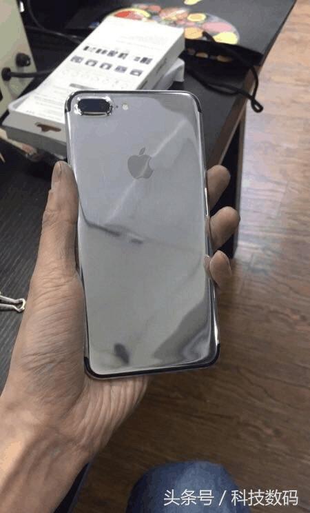 硫酸手不用怕，网友神打磨给你亮银苹果新机