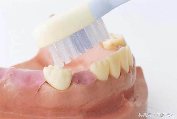 婴儿开始长乳牙该如何护理口腔,宝宝长恒牙怎么护理