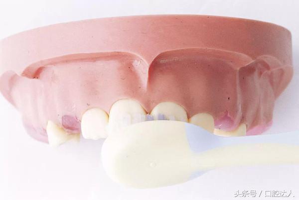 婴儿开始长乳牙该如何护理口腔,宝宝长恒牙怎么护理