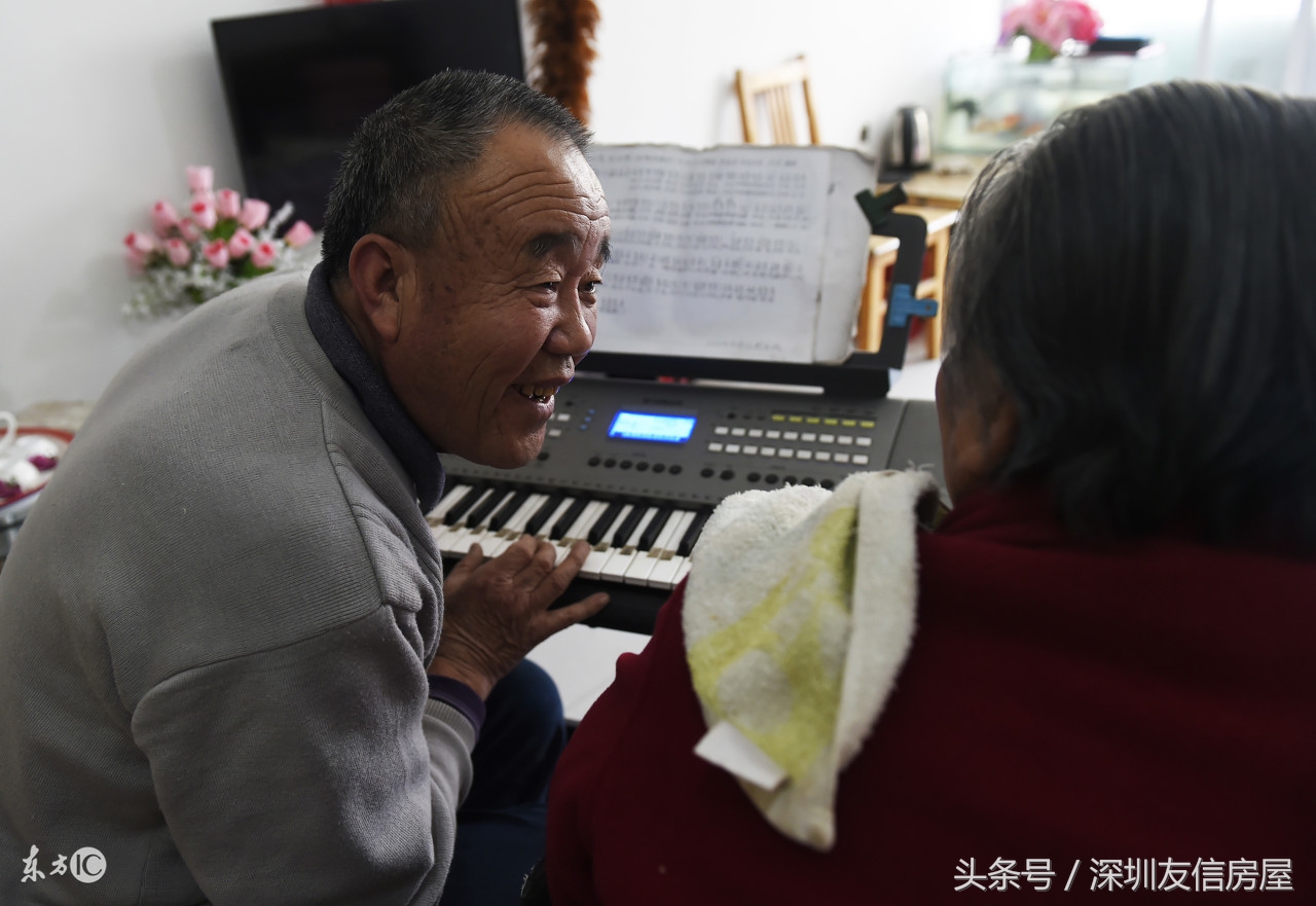 针对已经深圳工作十多年的“老人”始终笃信“家庭至上”
