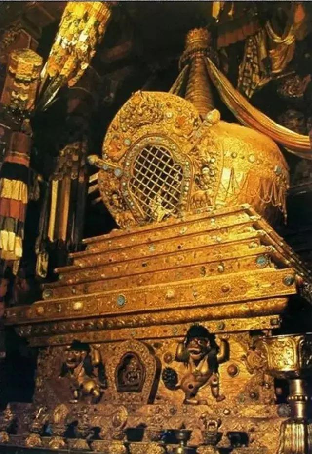 布达拉宫里的黄金是真的吗,布达拉宫财宝价值多少