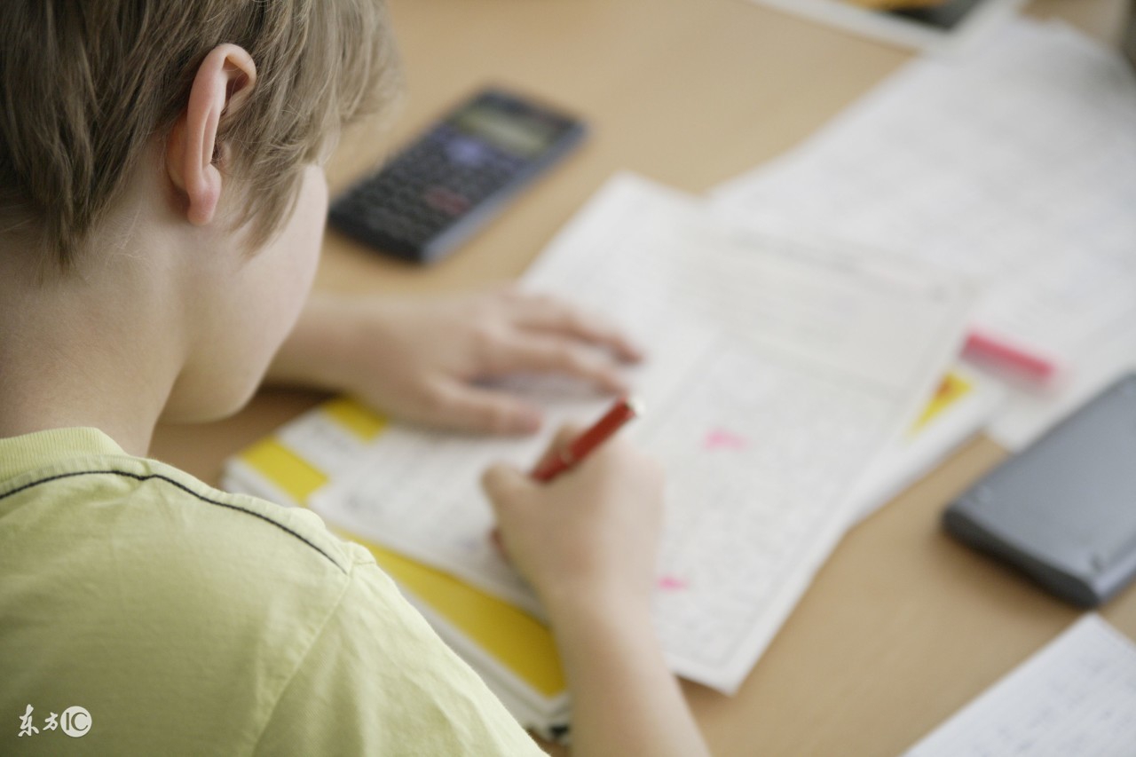 被老师罚抄作业100遍怎么办,老师说没及格罚抄怎么办