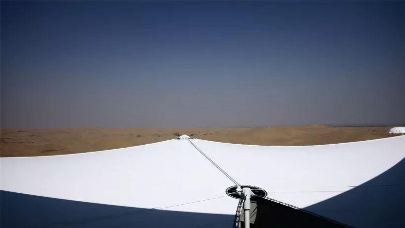 鑳藉湪娌欐紶鐪嬫槦绌虹殑閰掑簵,娌欐紶涓殑鑾茶姳閰掑簵