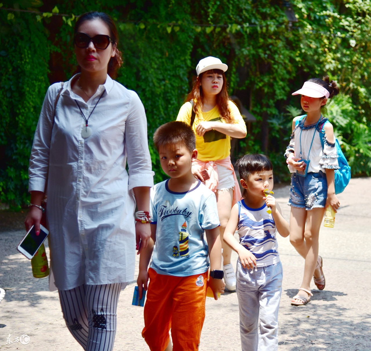 5岁看3d电影对眼睛有伤害吗,小孩子看3d电影对视力有影响吗