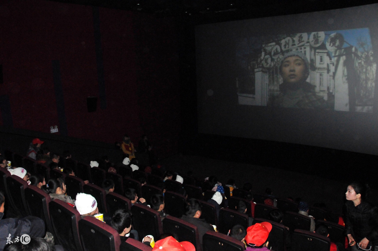 5岁看3d电影对眼睛有伤害吗,小孩子看3d电影对视力有影响吗