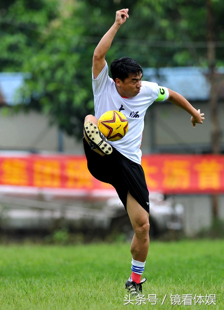 2017镜看体娱与佛山体育的50瞬间｜与巴萨球员偶遇与草根球星并肩