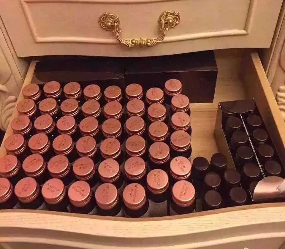 男朋友嫌弃我化妆品太贵了,男朋友觉得高级的化妆品