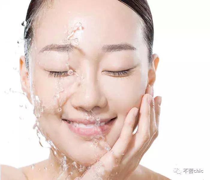 冬季皮肤干燥一招帮你解决,冬季皮肤干燥用什么洗面奶
