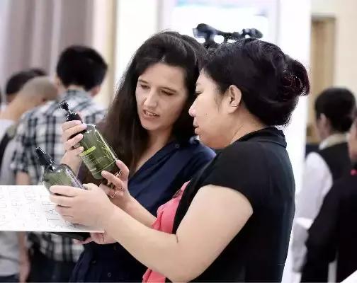 当下怎么做好化妆品实体店,网店打败实体店