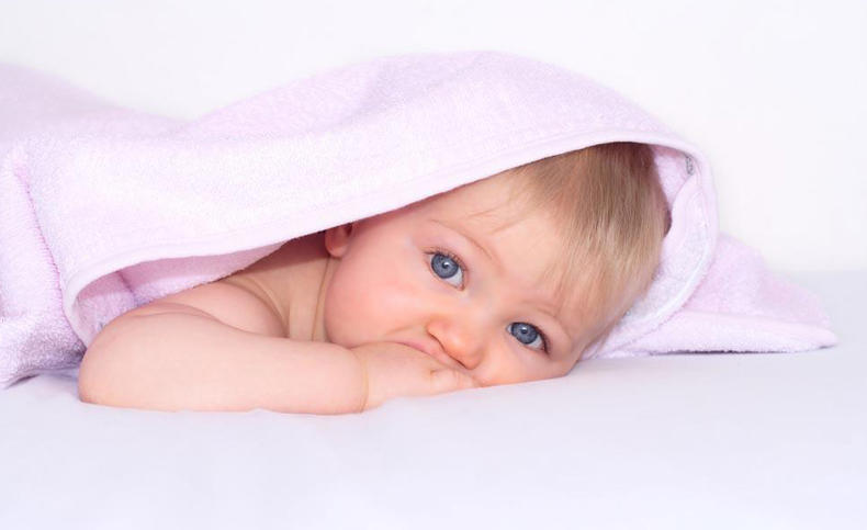 宝宝秋冬脸起皮有何妙招,冬季宝宝苹果脸用什么