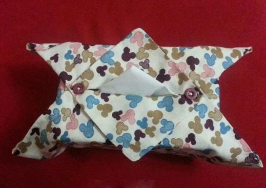 用废弃的快递箱做收纳本子,用小快递盒做收纳