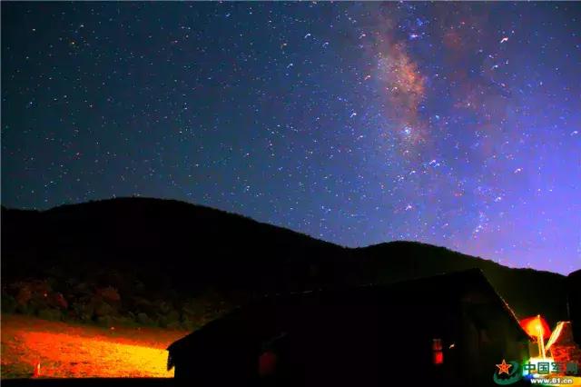 晚上站岗怎么才能不困啊,晚上怕黑怎么练胆量