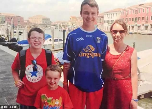 因看*片毛**撸管被抓现行，这个校长一怒之下杀了老婆孩子，又自杀！