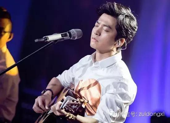 电吉他solo神级现场炫技,超帅电吉他炫技