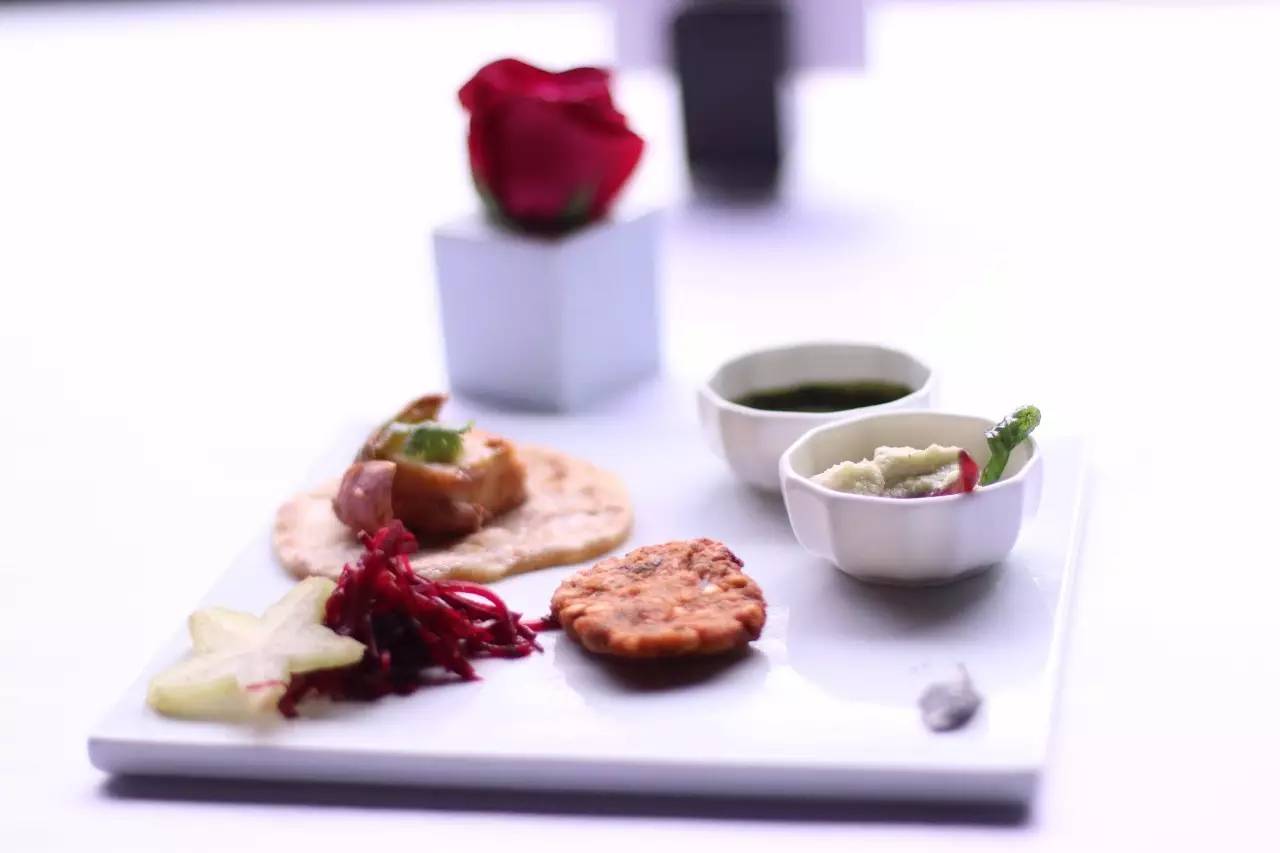 吃鱼子酱正确吃法,吃鱼子酱咋样