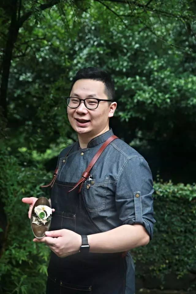 吃鱼子酱正确吃法,吃鱼子酱咋样