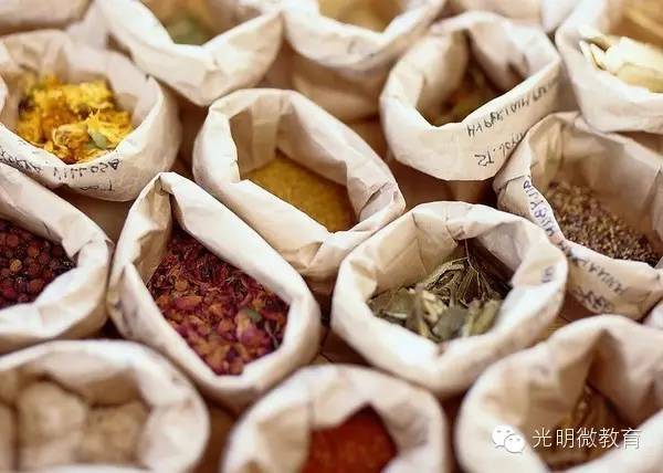 中医经典阅读优秀文章展——《内经》“惊者平之”的心理治疗意义