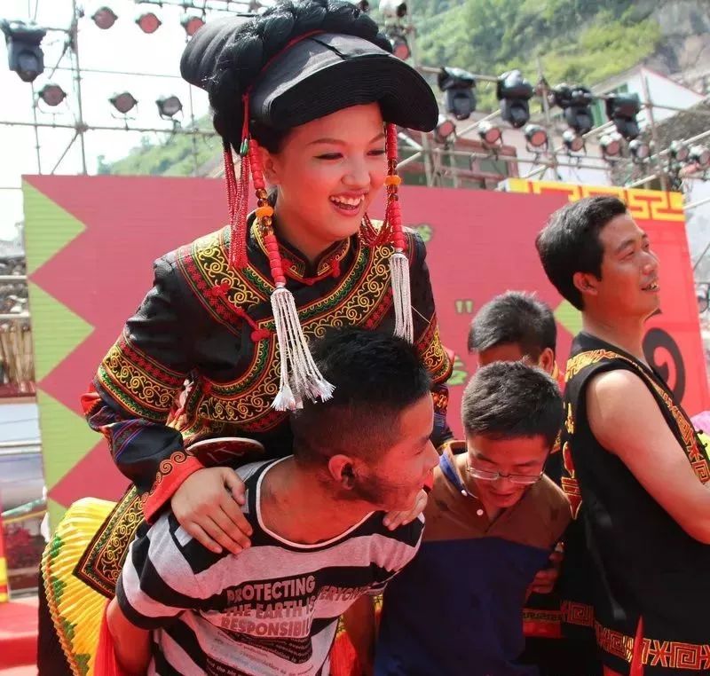 凉山彝族的婚姻风俗文化,彝族风俗抢亲