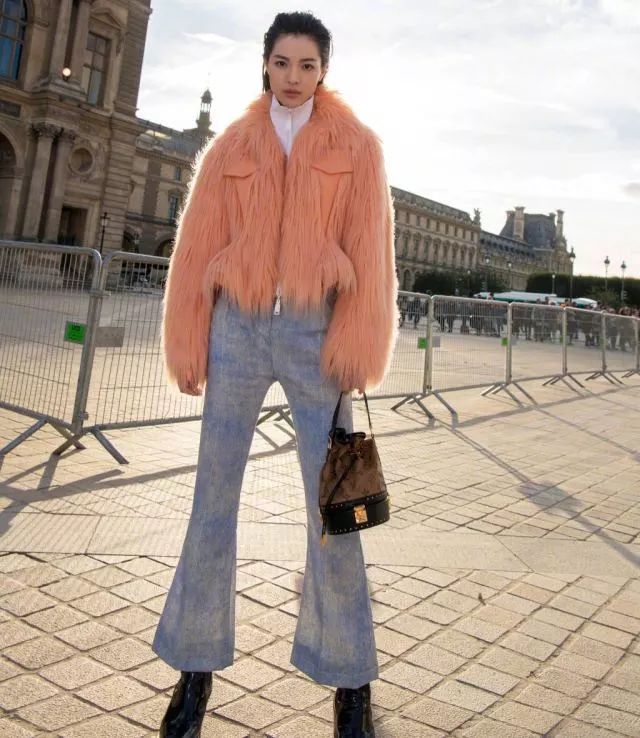 在国外买大牌包包真的便宜很多嘛,哪个国家的包包最便宜