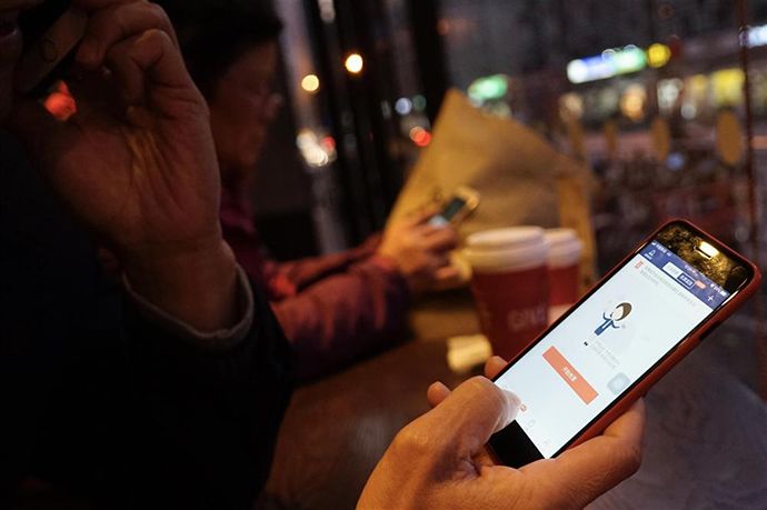 城事|加速包、VIP都试了，抢票软件不顶用