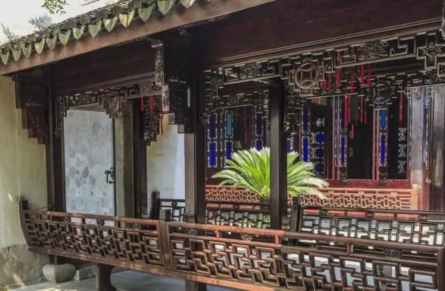 中国传统建筑门窗纹样,古建筑玉栏杆立柱上的雕刻