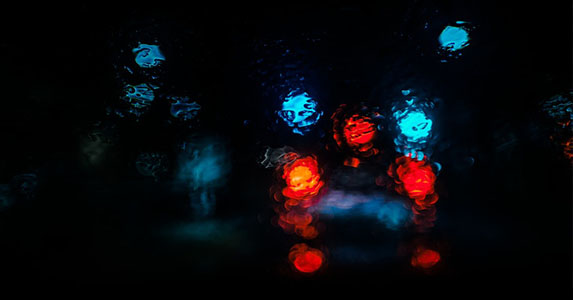 一向吝啬的闺蜜竟穿件名牌大衣，好奇追问后得知来源我脊背发凉