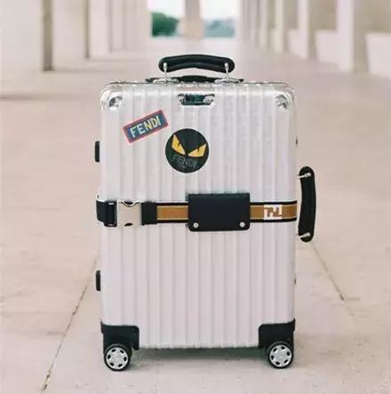 火炸天的羽绒服,rimowa新系列