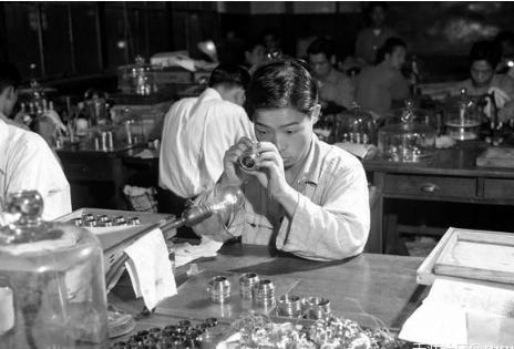 朝鲜战争中这个国家发了大财，尤其是汽车工业直接成世界第一