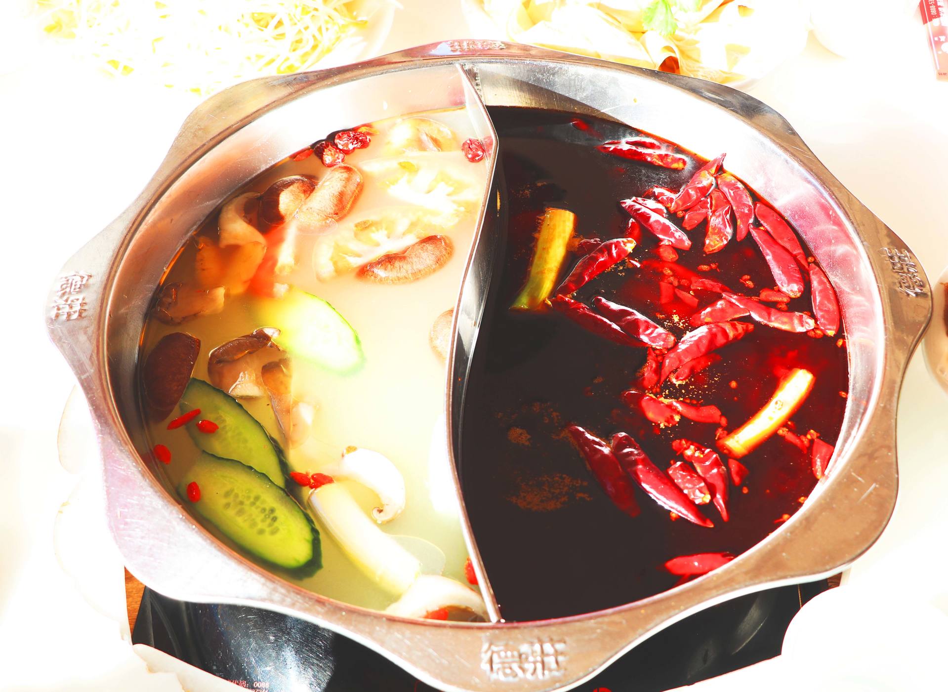 把离婚协议书签了,把离婚协议传到网上