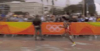 跑步快慢和脚脖子有关系,跑步的快慢跟胖瘦有关系