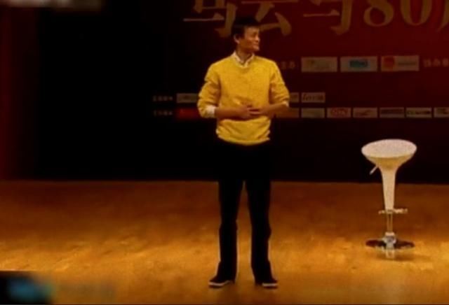 如果底气不够，还是别穿特步去相亲了，被“踹飞”一般的感觉