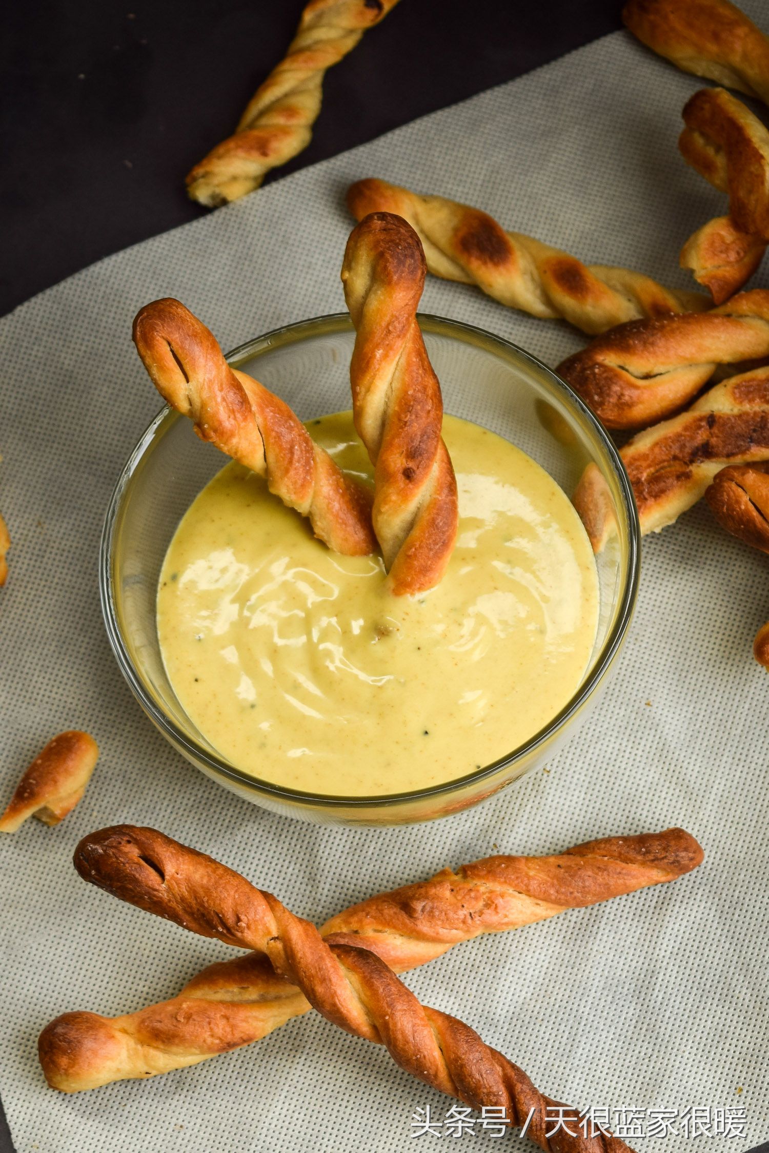 香脆芥末饼干棒图解,香脆虾米芝麻薄片脆饼干
