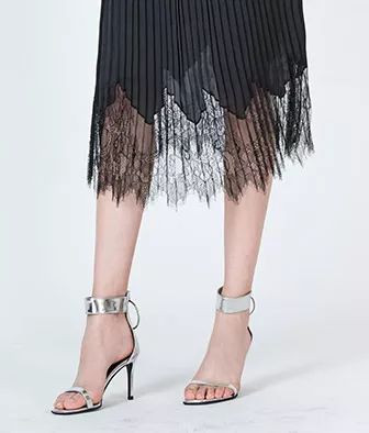 2018年不用大毛衣+仙女裙，你还敢说自己时髦？