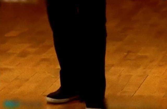 如果底气不够，还是别穿特步去相亲了，被“踹飞”一般的感觉