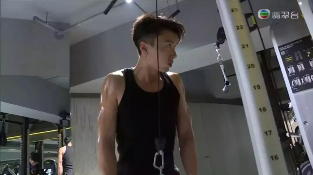 他在《溏心风暴3》中是万人宠的太子爷却曾被连打13耳光颚骨移位