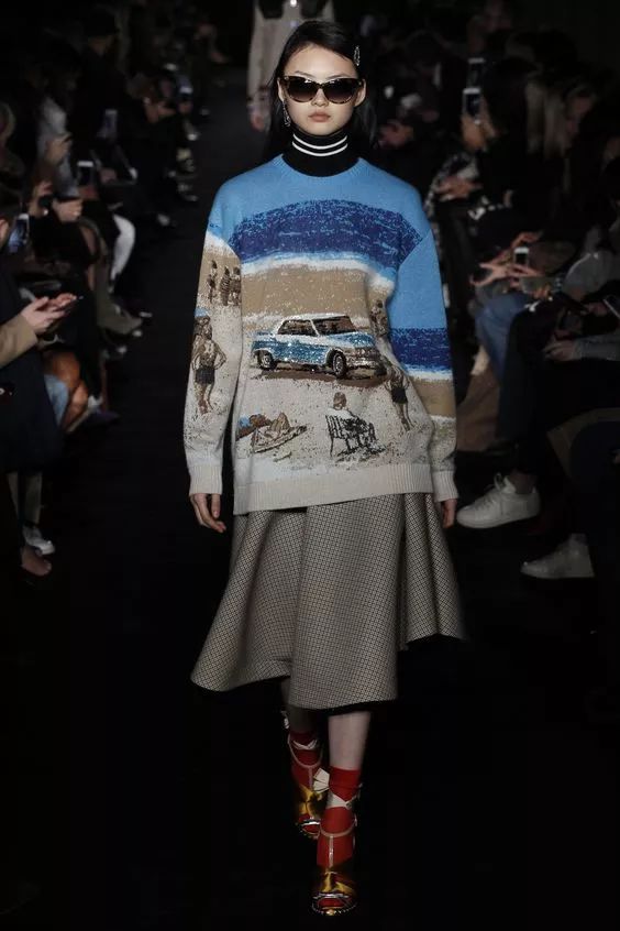 2018年不用大毛衣+仙女裙，你还敢说自己时髦？