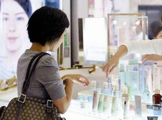 女人买化妆品说说,女人买化妆品经典语录
