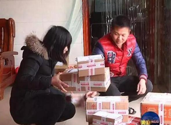 致富经美女野外生存,致富经农村姑娘22岁靠1500元起家