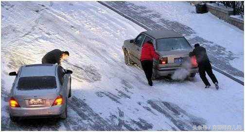 冰雪天路滑怎么解决刹车问题,雪天刹车正确方法