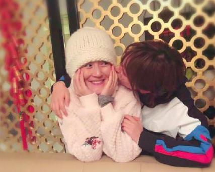 谢娜晒与李维嘉陈乔恩合照,谢娜晒与吴昕亲密合影