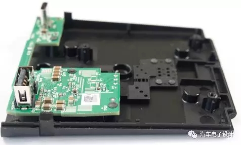 奔驰老款e级主机拆解,易车横评奔驰e级拆解