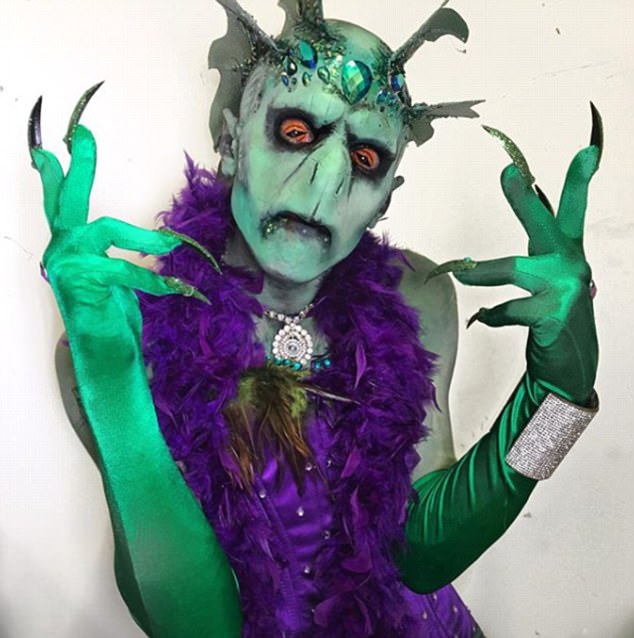 英国女人仿妆小丑女,英国恶女人仿妆