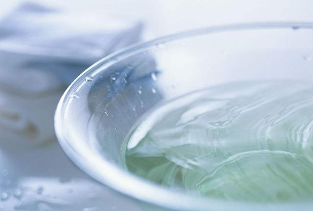 一盆盐水除甲醛可反复用吗,除甲醛切勿仅靠这两种方法