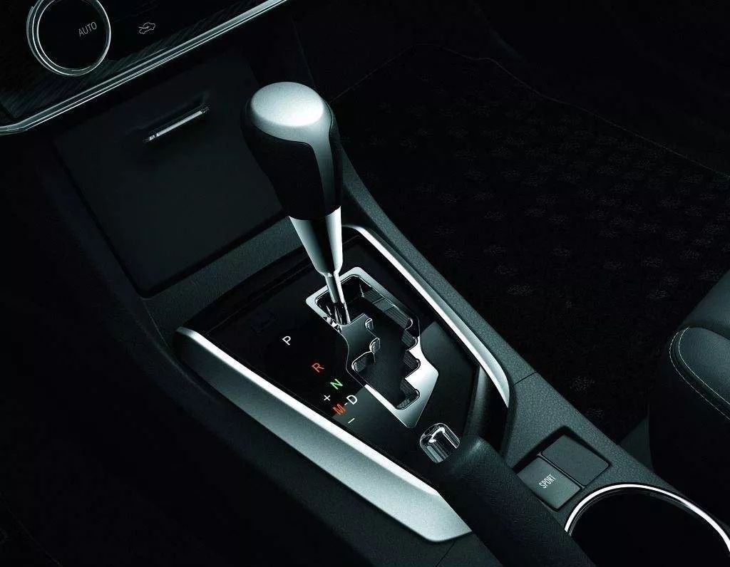 各车型的换挡方式,新手上路手动挡正确换挡方式
